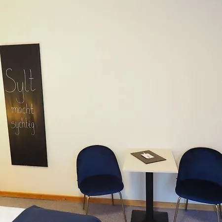 Hotel-wagenknecht-doppelzimmer-17 * Westerland